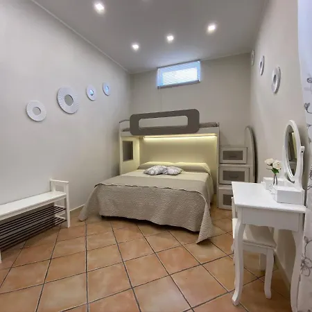 La Casa Di Vesta Pompei