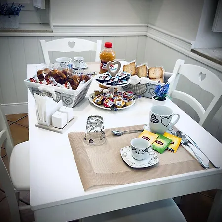 La Casa Di Vesta Pompei